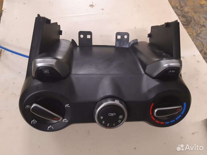 KIA Rio 4 переключатель печки кондиционера