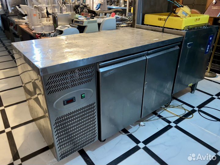 Стол холодильный