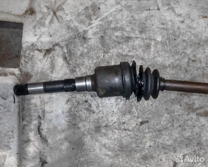 Привод передний правый Dodge Neon 2