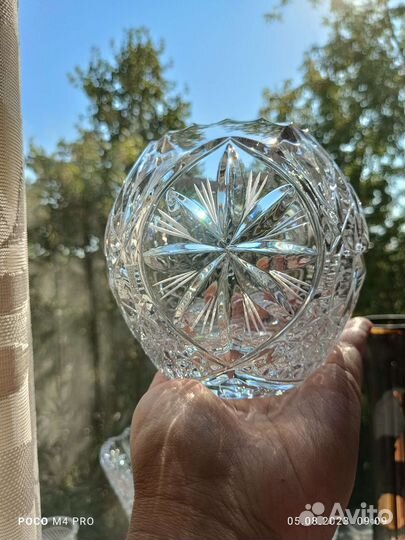Хрустальная ваза шар
