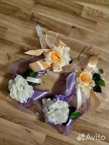 Свадебное украшение на машину