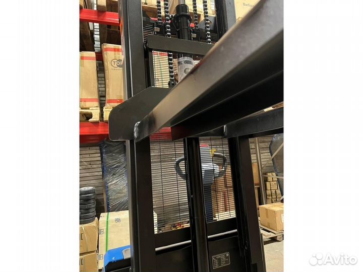 Штабелёр с двигателем CDD1535-WS