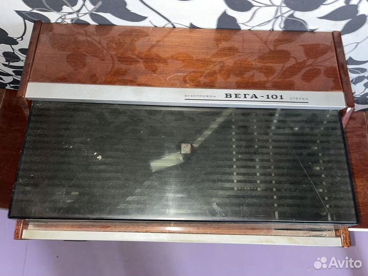 Виниловый проигрыватель вега