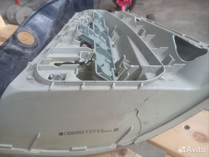 Задняя левая фара