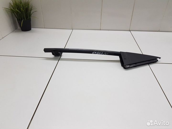 Направляющая заднего левого стекла