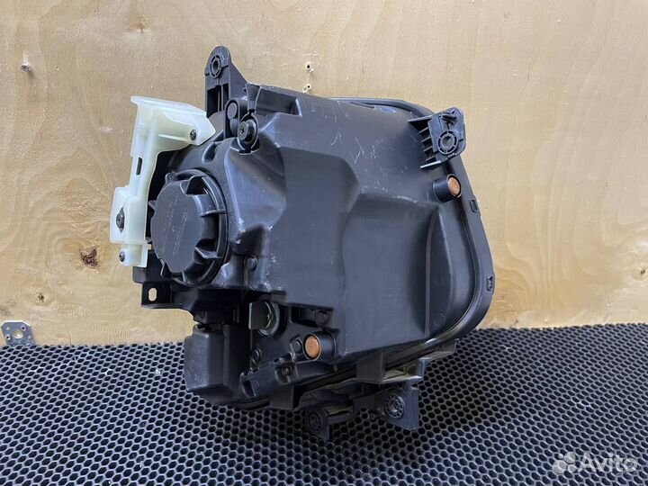 Фара левая Hyundai Tucson 4