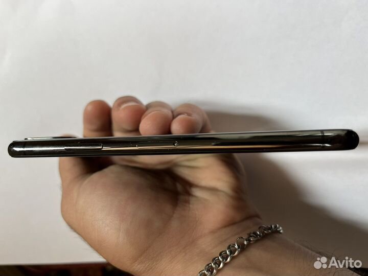 Телефон iPhone X