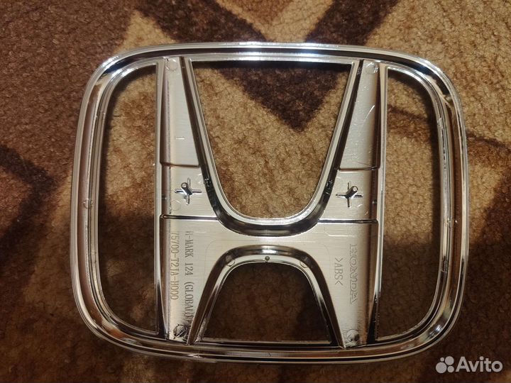 Эмблема Honda