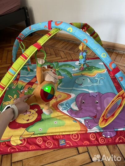 Развивающий коврик tiny love