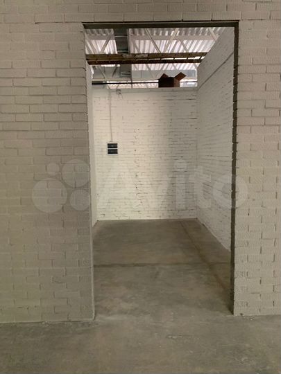 10 кв.м у входа в Пятерочку