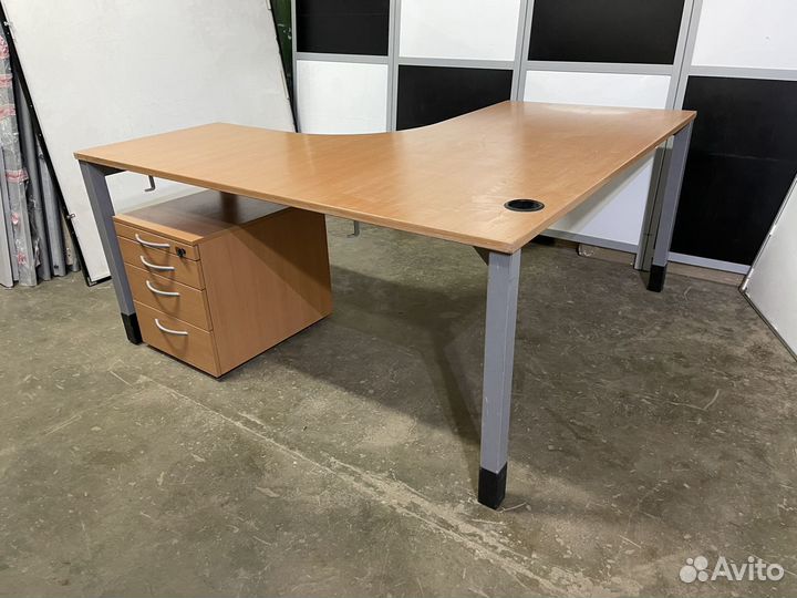 Стол угловой steelcase 160х160, тумба пк017