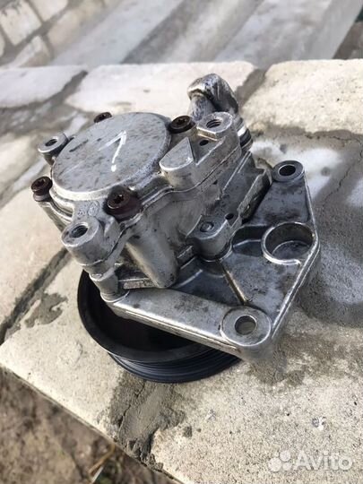 Насос Гидроусилителя руля Mercedes W251 R-350