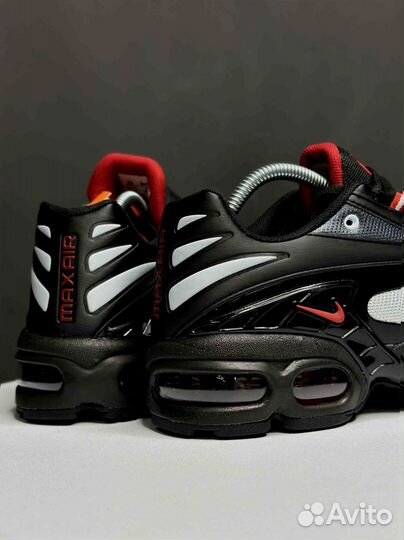 Кроссовки Nike Air Max Tn Plus black and red