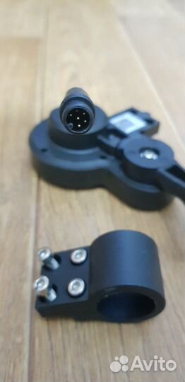 Курок, бортовой компьютер, дисплей для электросамо