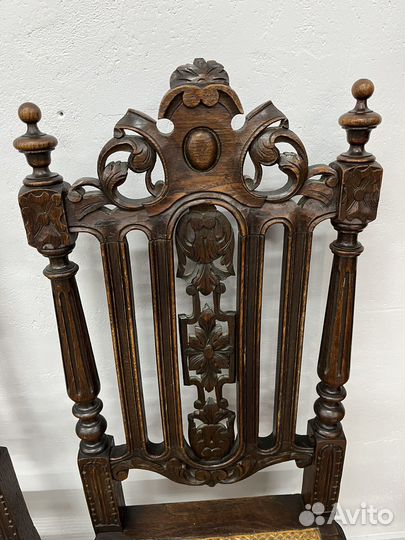 Антикварные стулья