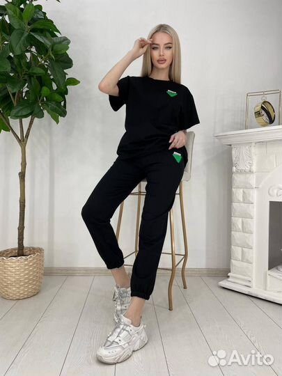 Костюм женский брендовый