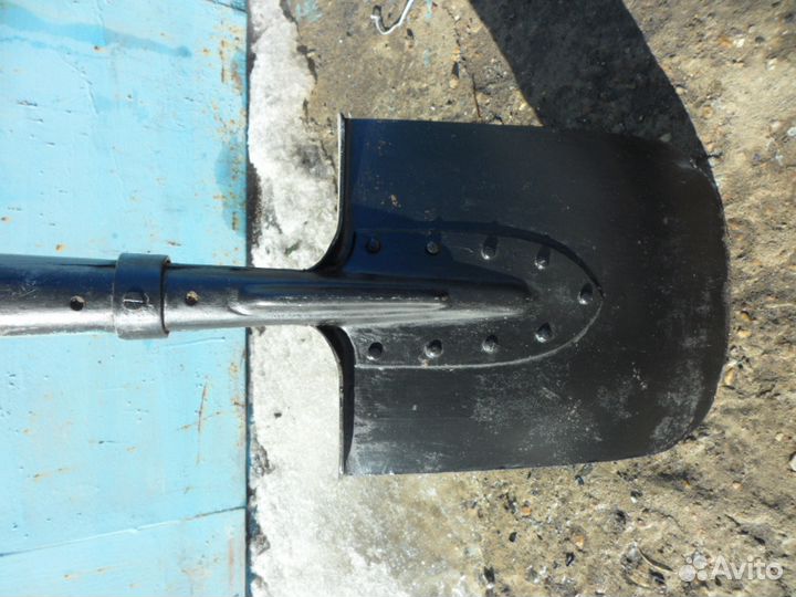 Большая сапёрная лопата, длиной 110 см