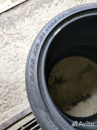 Pirelli P Zero 275/35 R21