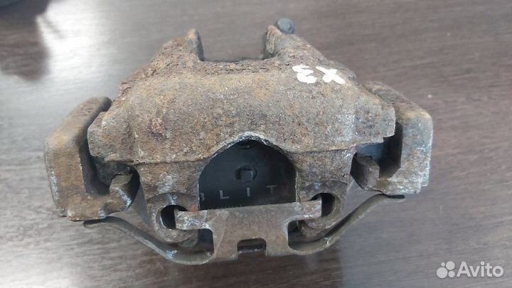 Суппорт тормозной задний правый Bmw X3 2.0D E83