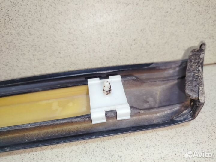 Молдинг крыла передний левый Mercedes benz w202