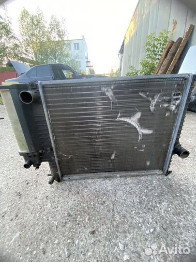 Радиатор охлаждения bmw