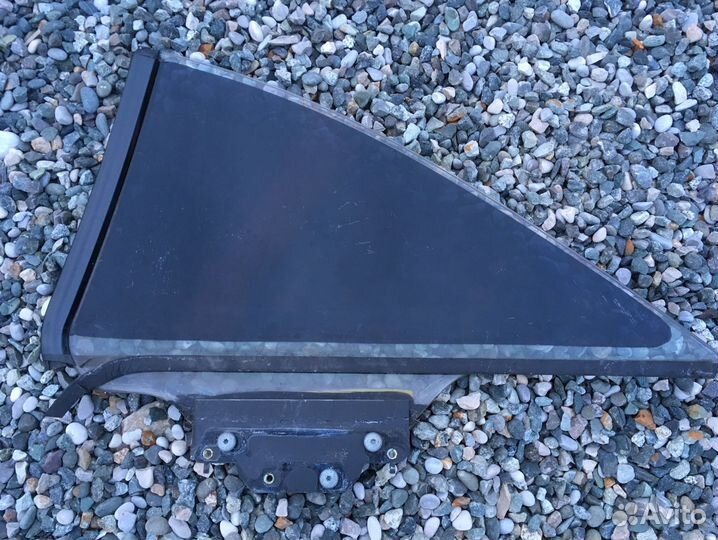 Стекло заднее боковое правое для Mercedes W215