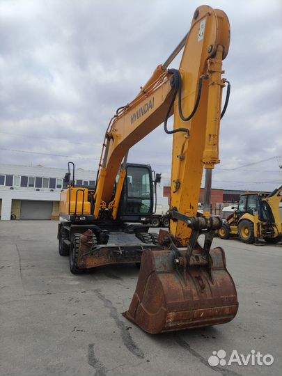 Колёсный экскаватор Hyundai R200W-7, 2011