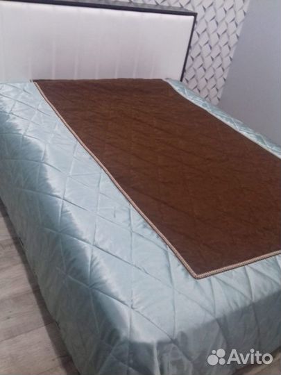 Продам комплект штор и покрывало