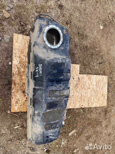 Бензобак Suzuki Sx4