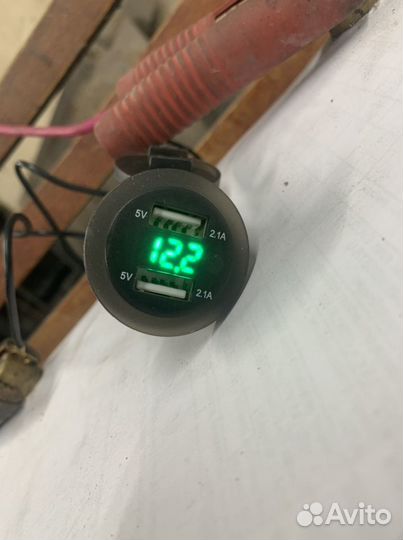 Вольтметр-зарядка вместо прикуривателя