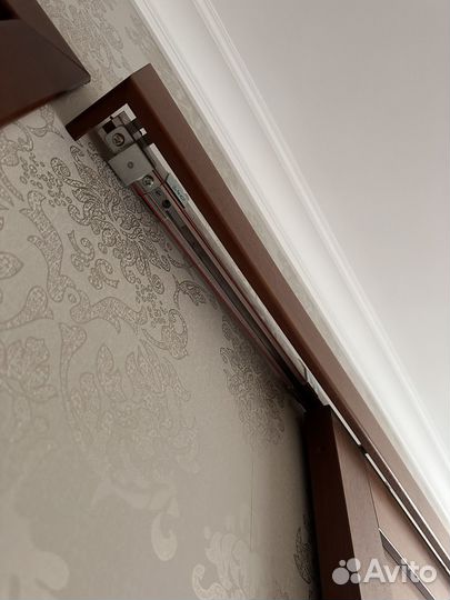 Двери межкомнатные из массива сосны, шпон орех