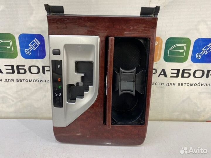 Накладка на консоль между сиденьями Toyota Camry