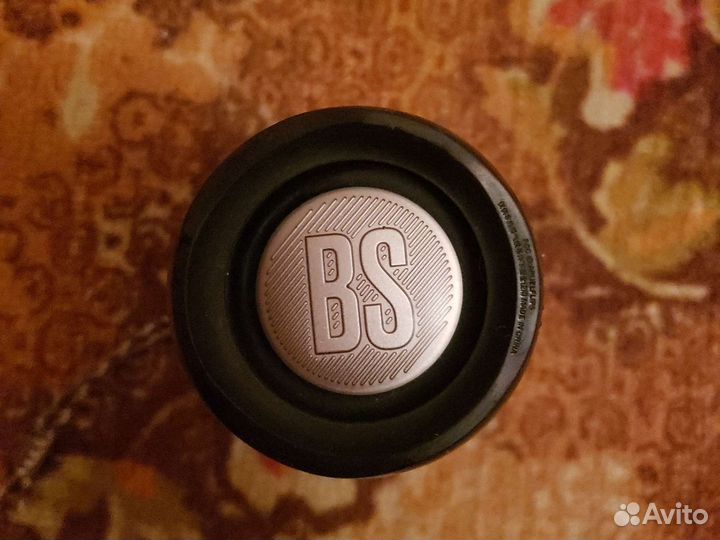 Портативная колонка jbl