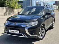 Mitsubishi Outlander 2.0 CVT, 2019, 156 000 км, с пробегом, цена 2 560 000 руб.