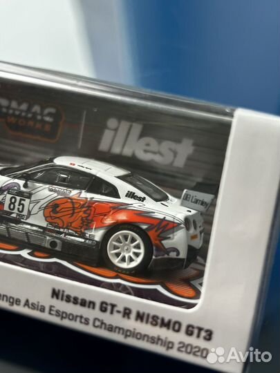 Tarmac Works hobby64 x illest Nissan GT-R