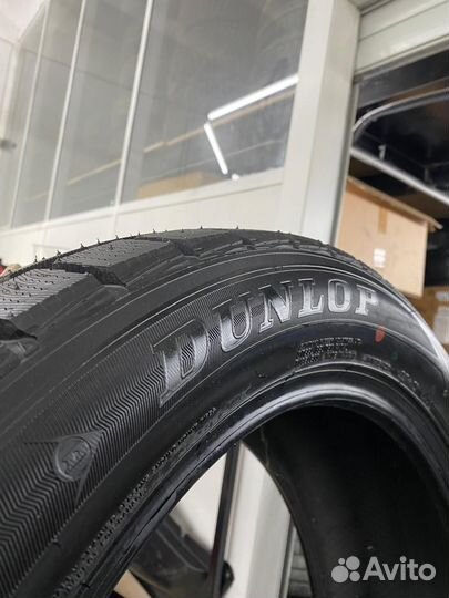 Dunlop Winter Maxx SJ8 275/45 R20 110R
