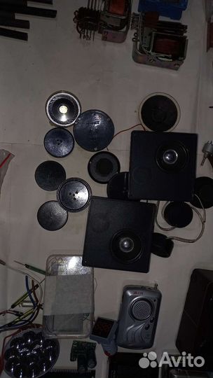 Радиоприемники, радиодетали, ферритовые изделия