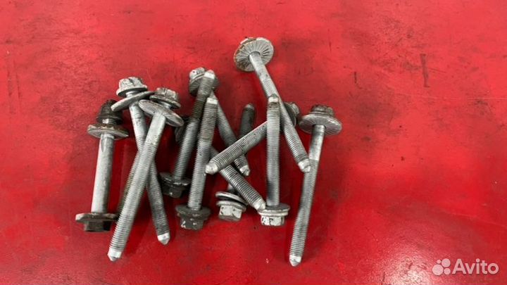 Болты подвески задние Audi A4 B8 1.8 tfsi cdhb