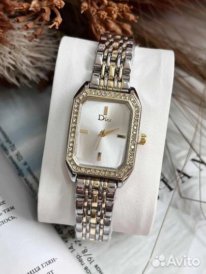 Часы женские Dior