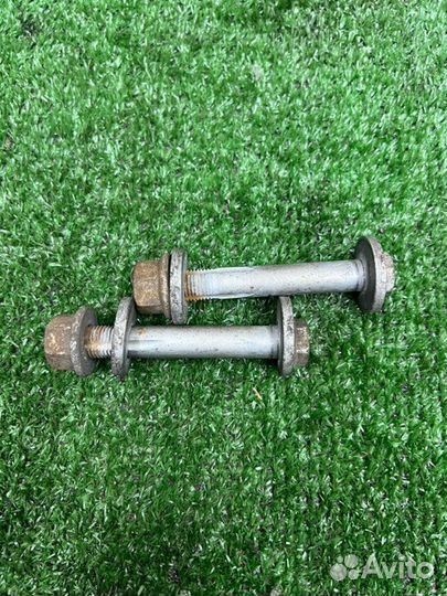 Болт развальный Bmw 3 E92 2011