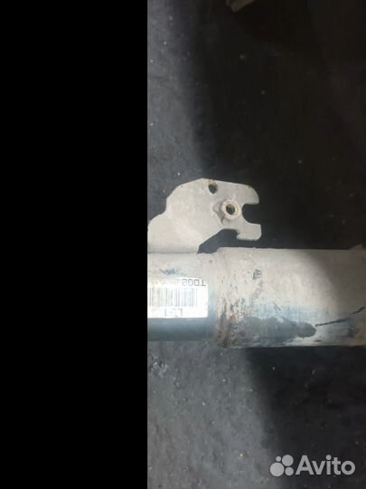 Продам переднии стойки на камри 40