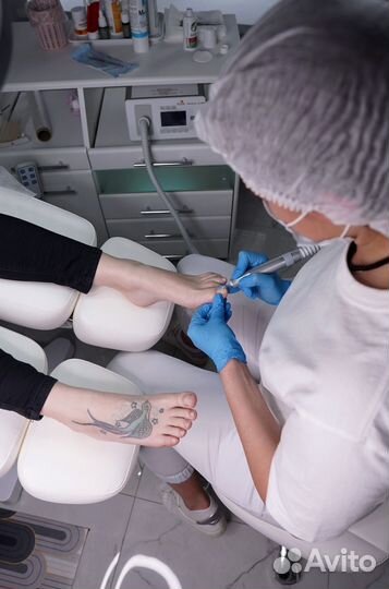 Подолог мозоли бородавки педикюр