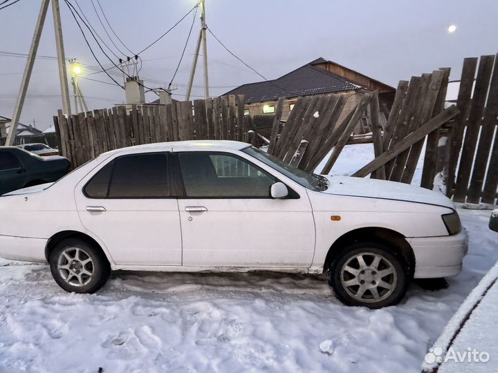 Nissan Bluebird 1.8 AT, 1999, 100 000 км