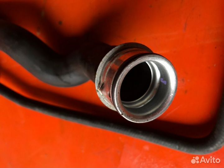 Патрубок системы охлаждения Mercedes Benz Ml 350