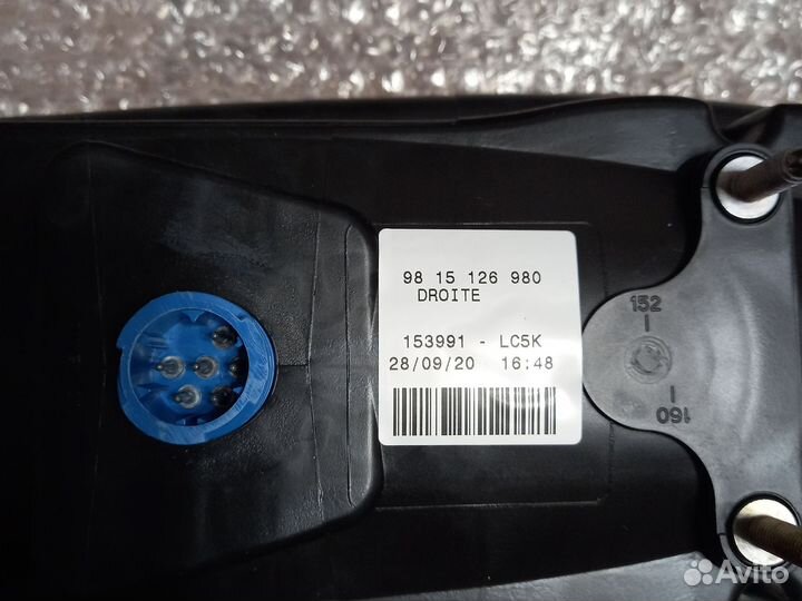 Задний стоп фара