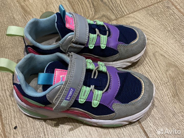 Кроссовки для девочки