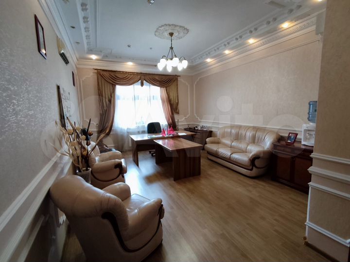 Офис с мебелью 68 м²