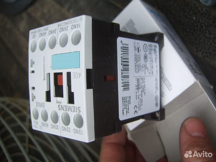 Вспомогательный контактор siemens 3RH1140-1BF40