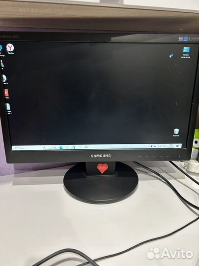 Монитор Samsung