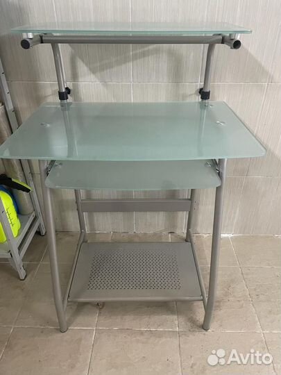 Стол стеклянный компьютерный